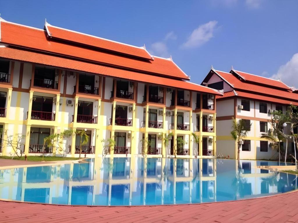 Xishuangbanna Hotel Managed By Xandria Hotel Luang Prabang Buitenkant foto