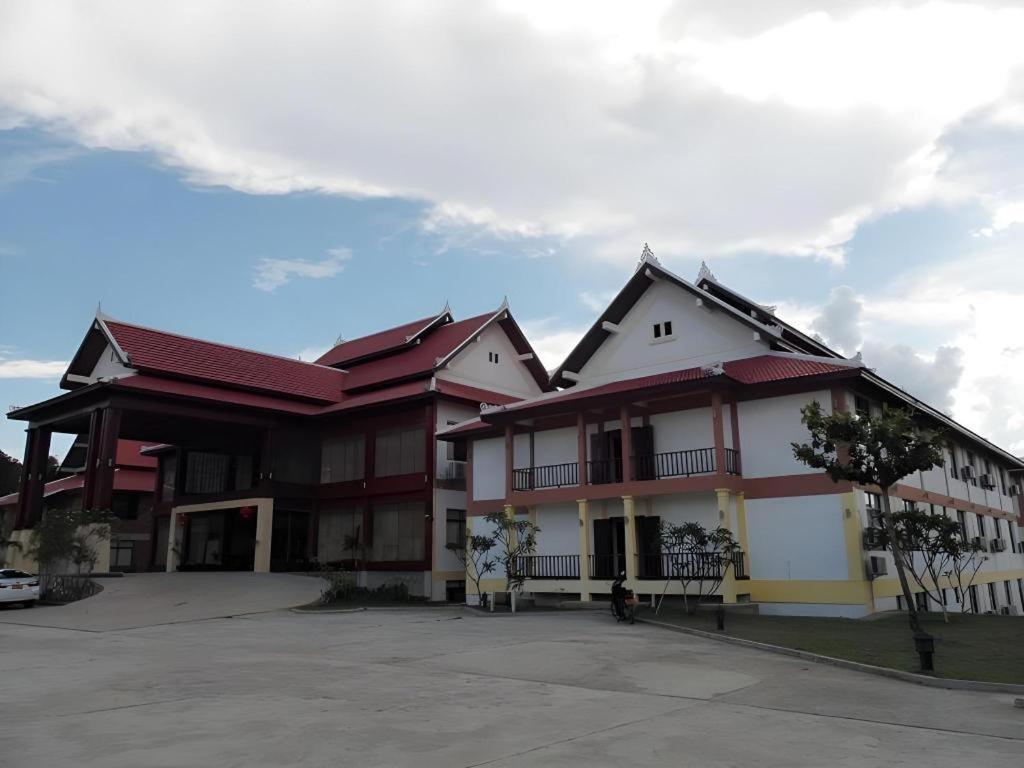 Xishuangbanna Hotel Managed By Xandria Hotel Luang Prabang Buitenkant foto