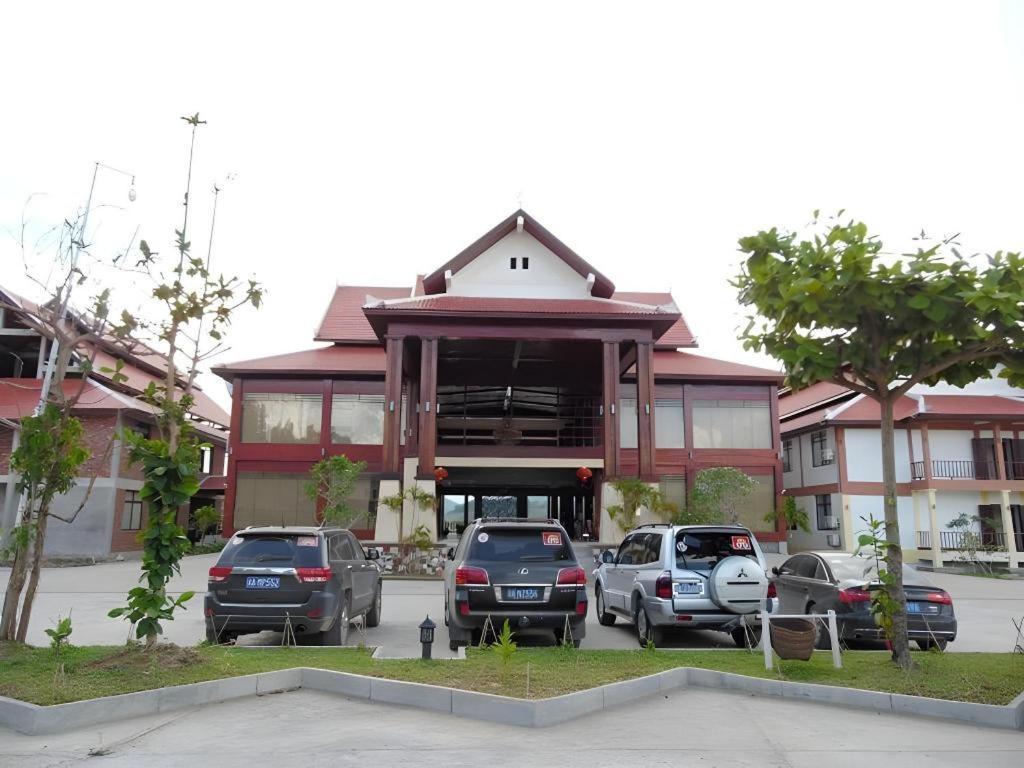 Xishuangbanna Hotel Managed By Xandria Hotel Luang Prabang Buitenkant foto